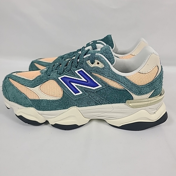 NIB New Balance 9060 Kids Athletic Suede Sneaker Green Orange Sz 6.5 - Picture 3 of 8